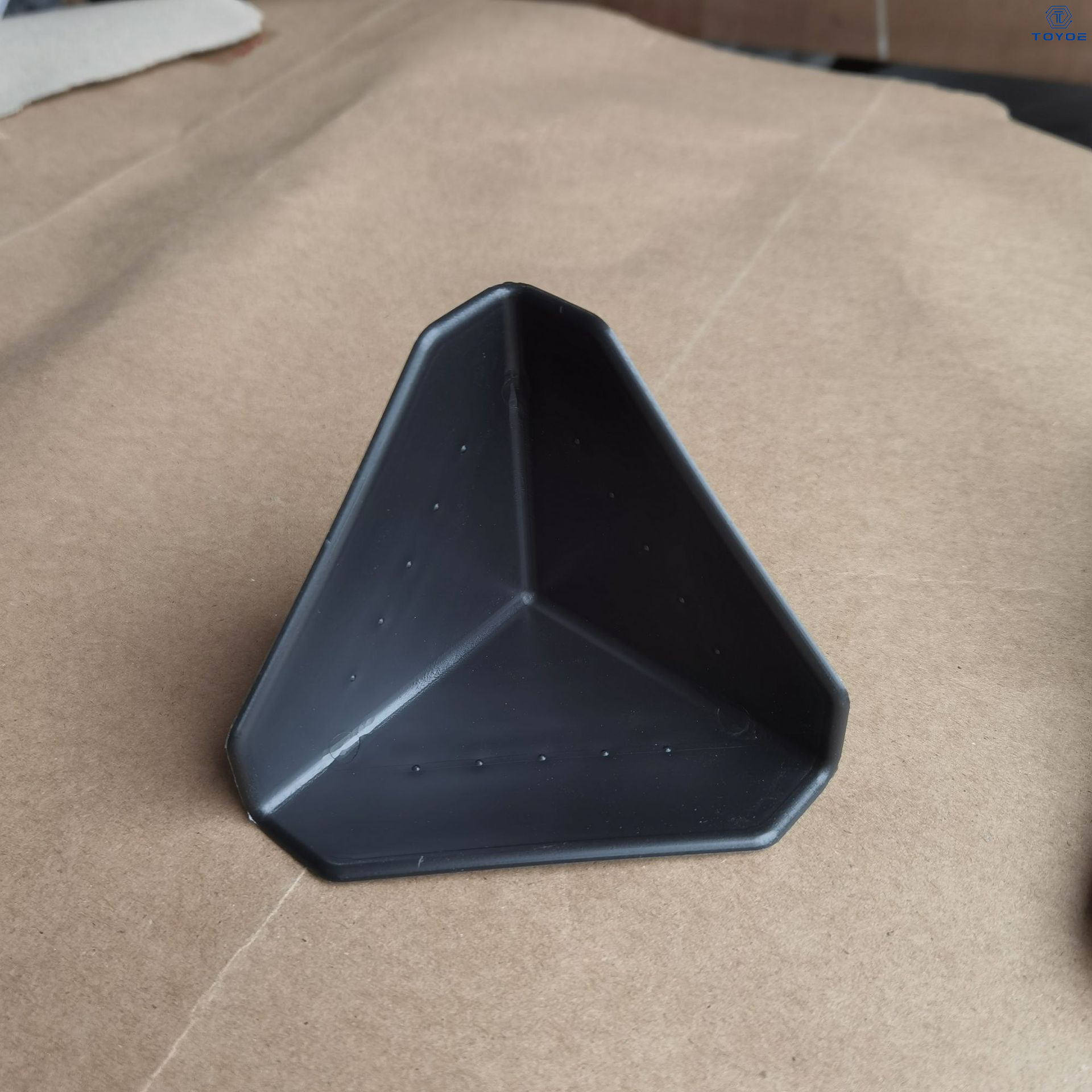 يحمي حراس الزاوية البلاستيكية عالي القوة بشكل فعال حواف وزوايا الحاويات