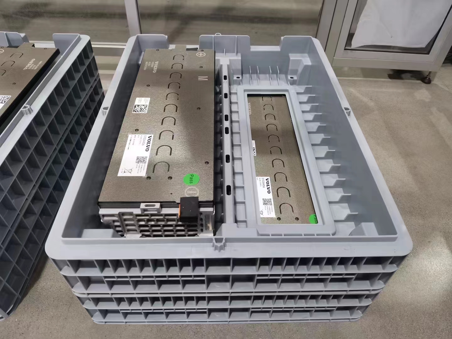 حاوية تغليف البطارية