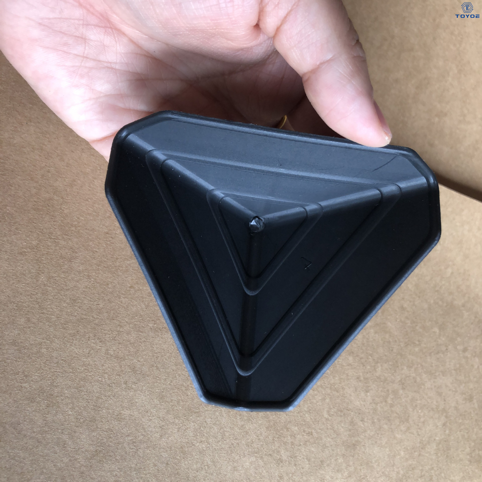 يحمي حراس الزاوية البلاستيكية عالي القوة بشكل فعال حواف وزوايا الحاويات