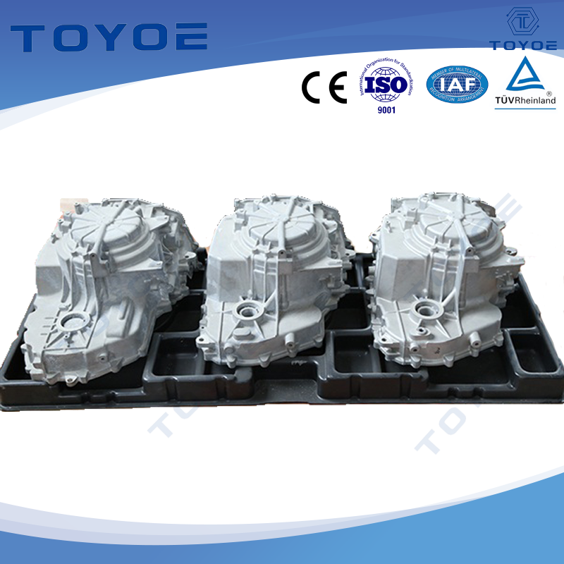 مربع HDPE مع غطاء للنقل الآمن.