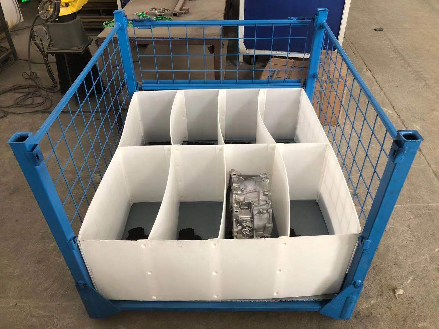 علبة شبك حديد + بطانة فوم