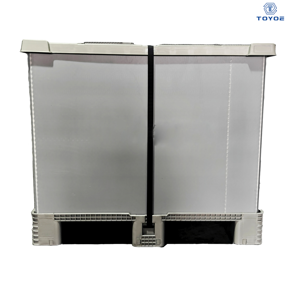 صناديق البليت البلاستيكية من فورد مقاس 1100*1100*1100 مم تعمل على تأمين قطع غيار السيارات أثناء النقل.